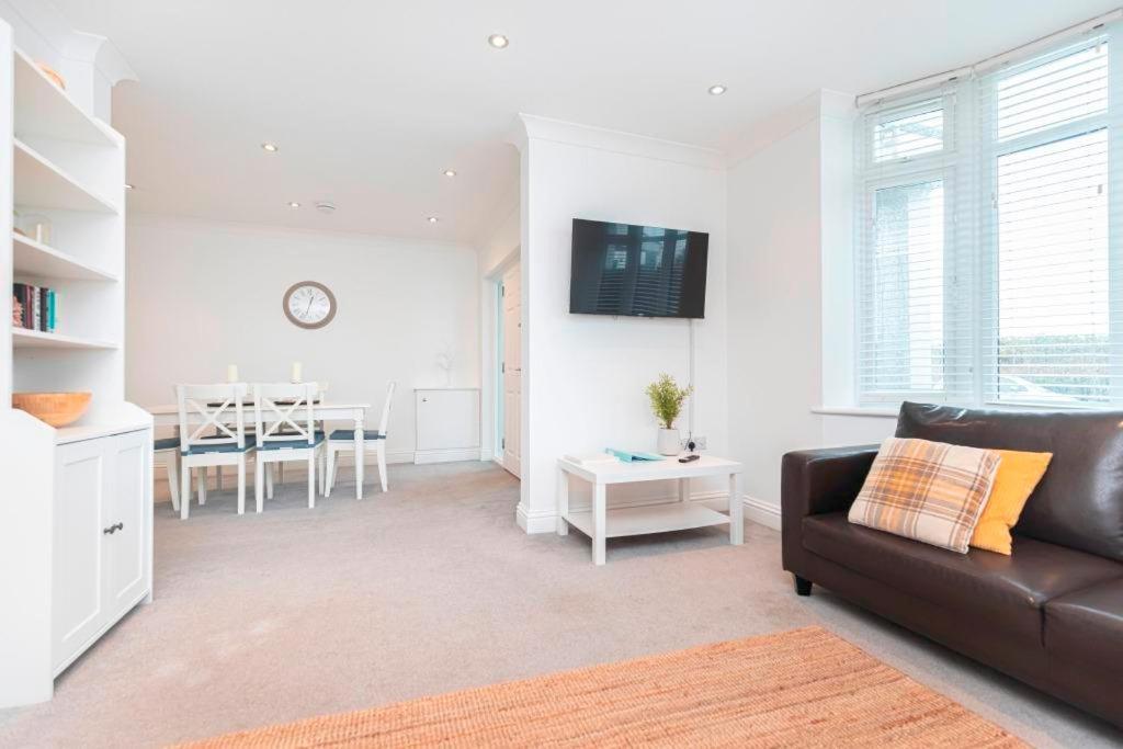 Bournecoast - Clifftop Apartment With Garden -Fm827 Bournemouth Exterior foto